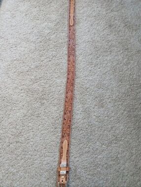 GORGEOUS Genuine Leather Montana Western Acorn Tooled Leather Belt